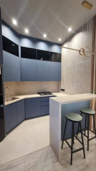 Сдается новостройка улица Сайрам метро Б.И.Й 3-комн 75м2 авторский рем