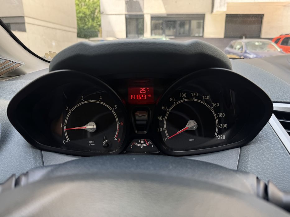 Ford Fiesta 1.4 benzina 2010 142.000km preț negociabil