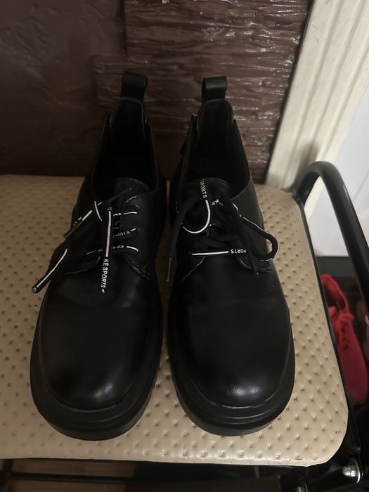 Продам ботинки для девочки