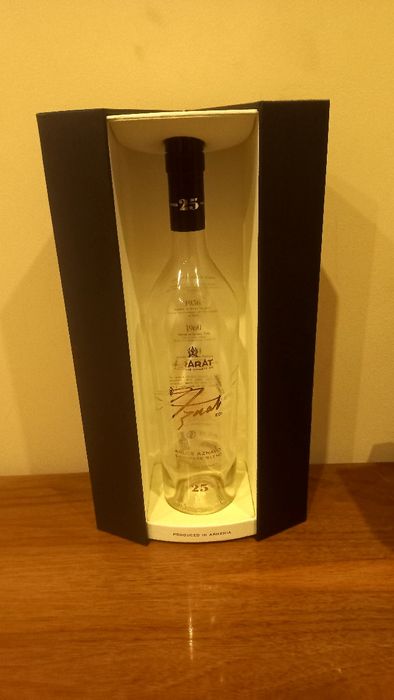 Бутилки Хенеси и други