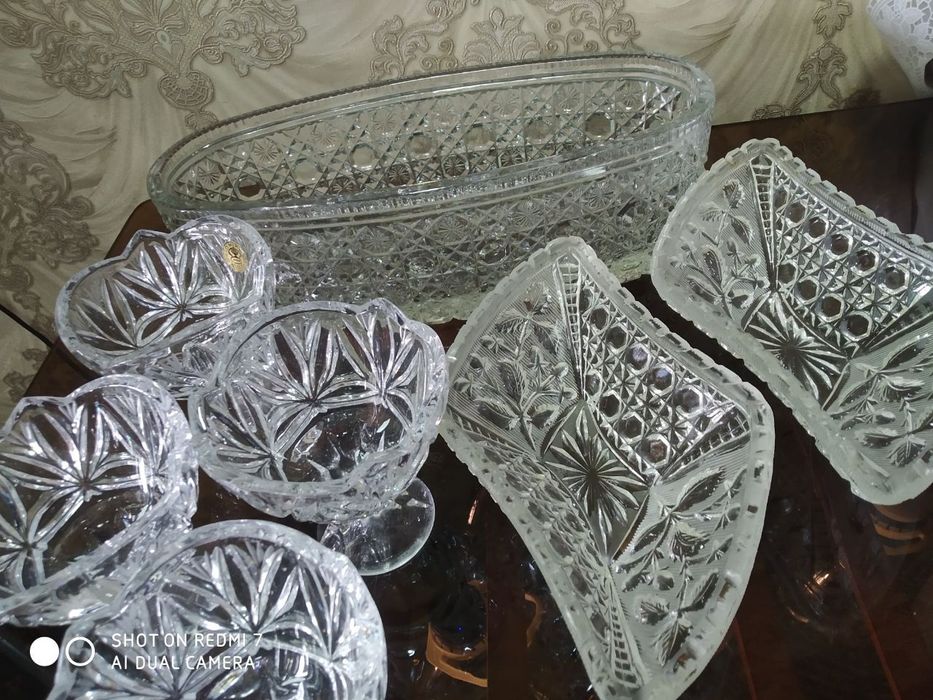 Xurustal idishlar sotiladi