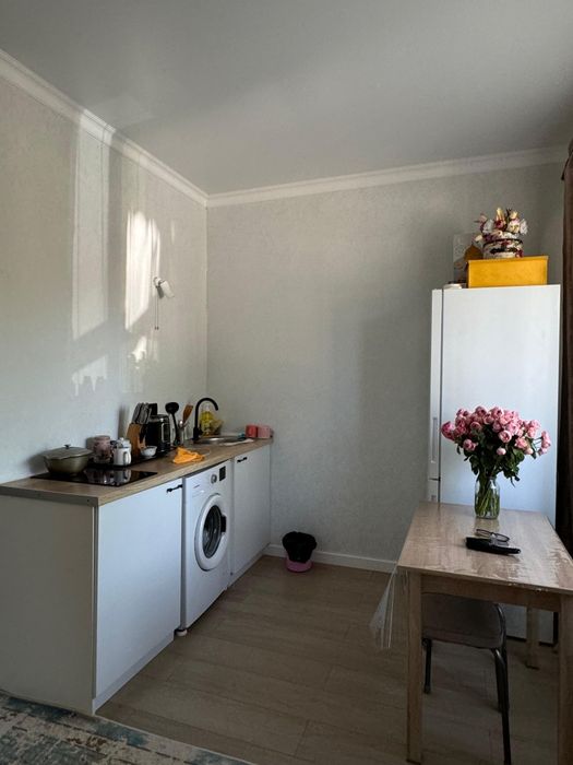 Продаётся 1ком.кв студия !!