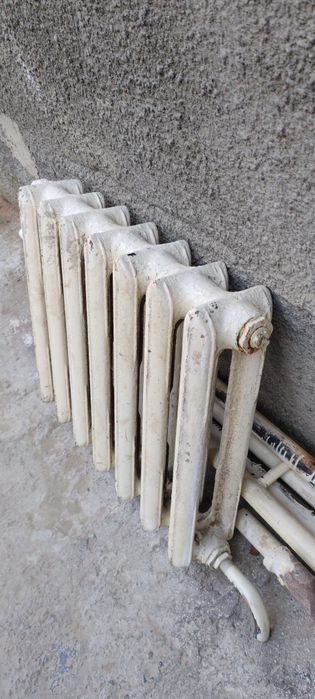 Продам батареи чугунные.