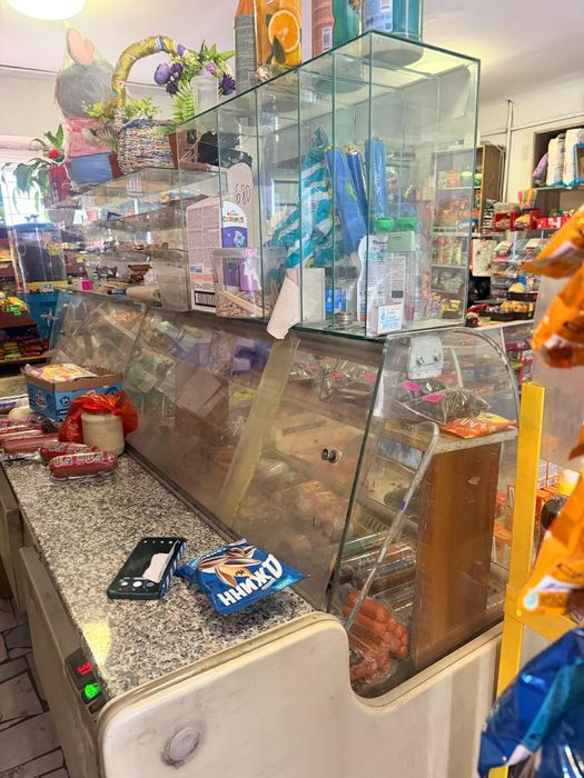 Продам витриный холодильник