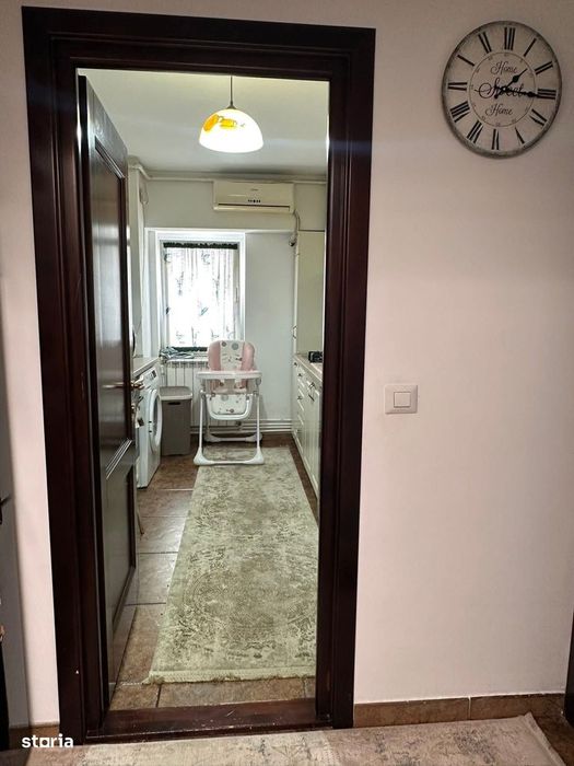 De vanzare apartament 3 camere și balcon, zona ultracentrala, renovat