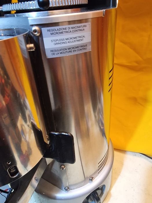 Espressor profesional si rasnita profesionala