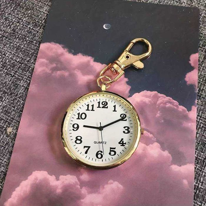 Ceas de mana sau buzunar curea piele sau lantisor. Pret 10 lei.