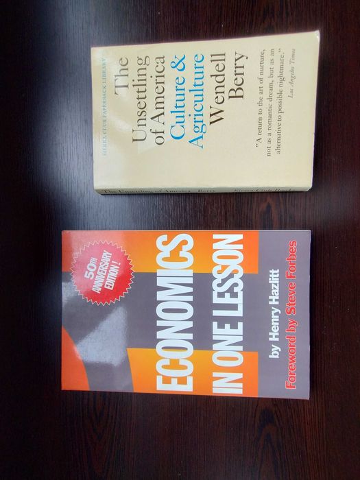 Учебници по икономика / Туризъм / Речници / Детски / Коледни