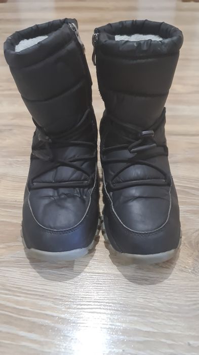 Продам детскую обувь