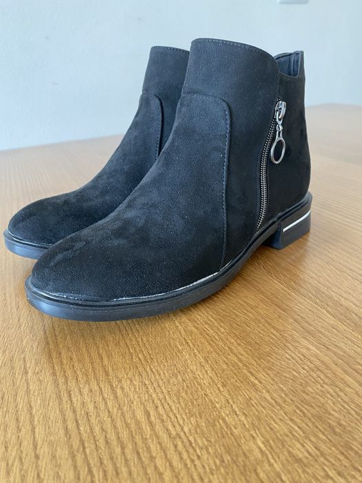 Cizme din piele intoarsa