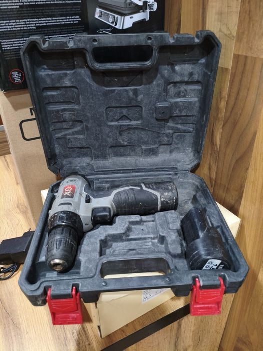 Продам шуруповёрт отсутствует блок питания