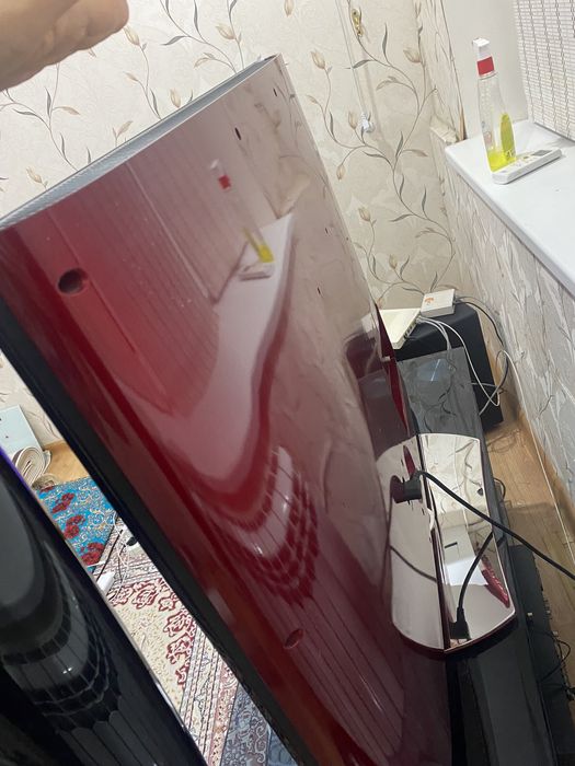 Телевизор с подставкой