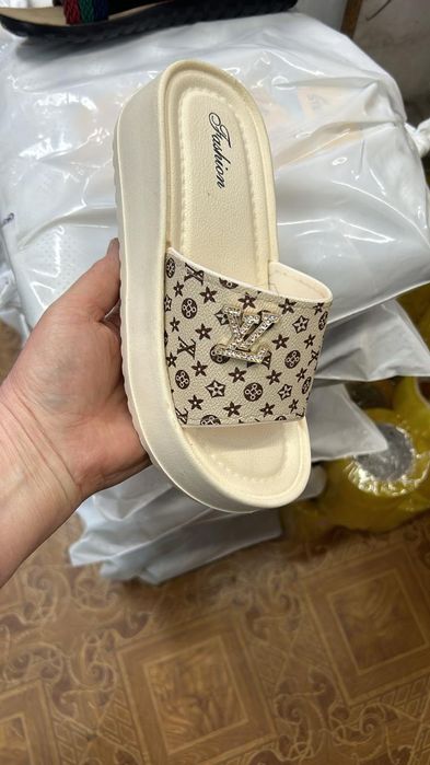 Продаётся шлёпки