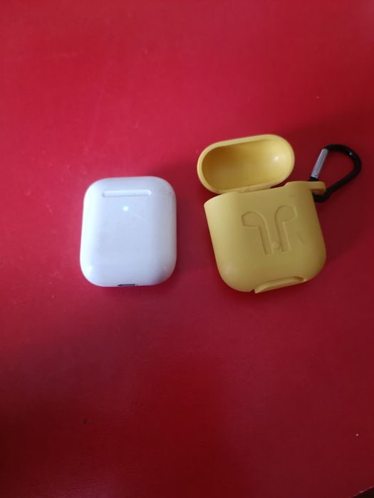 Наушники AirPods