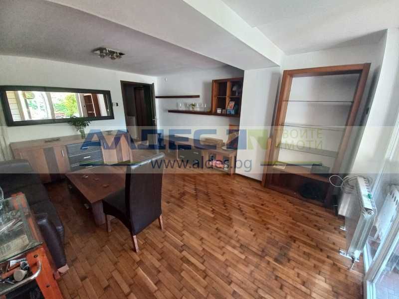 Еднофамилна къща в Банкя!