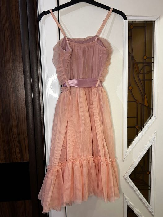 Розова     рокля