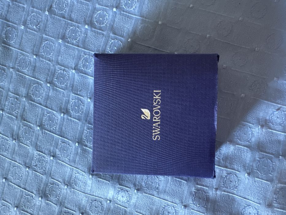 Продаю оригинальные серьги Swarovski