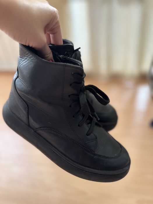 Кожаные  ботинки