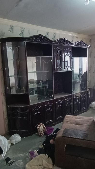 Продаю стенку цена 600 тысяч