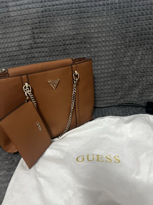 Vand Geanta GUESS originală