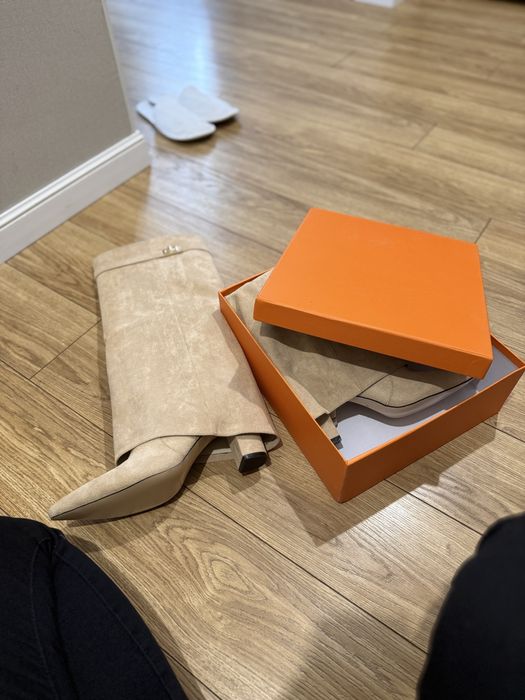 Сапоги бежевые новые