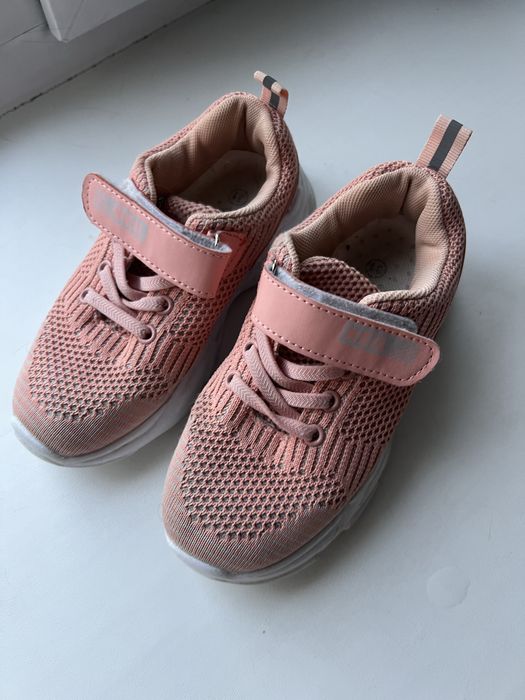 Кроссовки для девочки