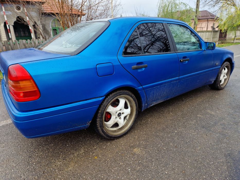 Vând Mercedes c180 w202
