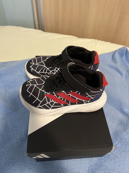 Маратонки ADIDAS MARVEL SPIDERMAN 27 номер за момче