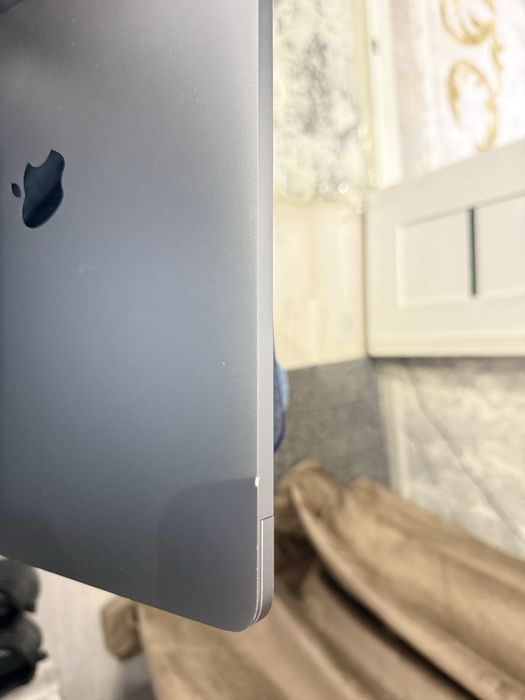 Apple Macbook Air m1 8/256 в отличном состоянии