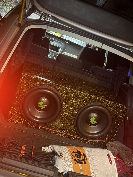 Vand boxe,amplificaoare, subwoofer, etc