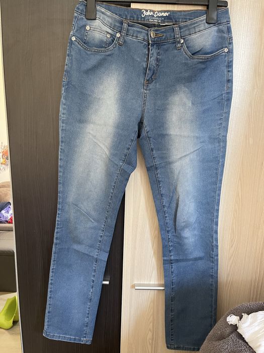 Лот туника и 2 бр дънки L/XL дънките са еазмвр 42