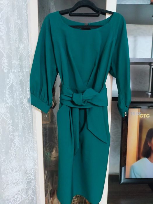 Продам платье женское