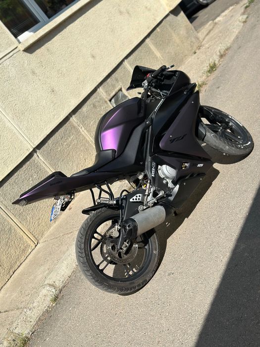 Yamaha yzf r125 purple black