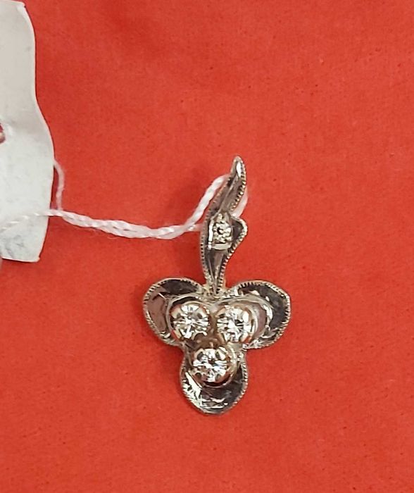 Кулон золотой с  бриллиантами