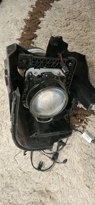 Dodge Challenger ляв фар Varroc OEM 2015+