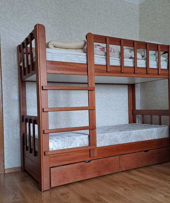 Двухъярусная кровать