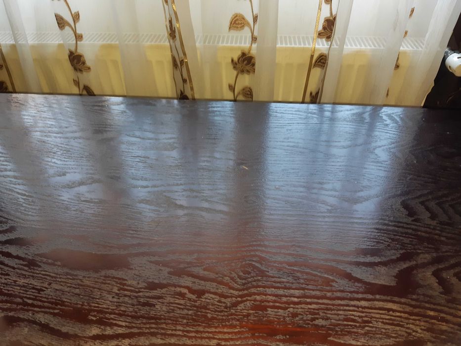 Vând masă lemn masiv