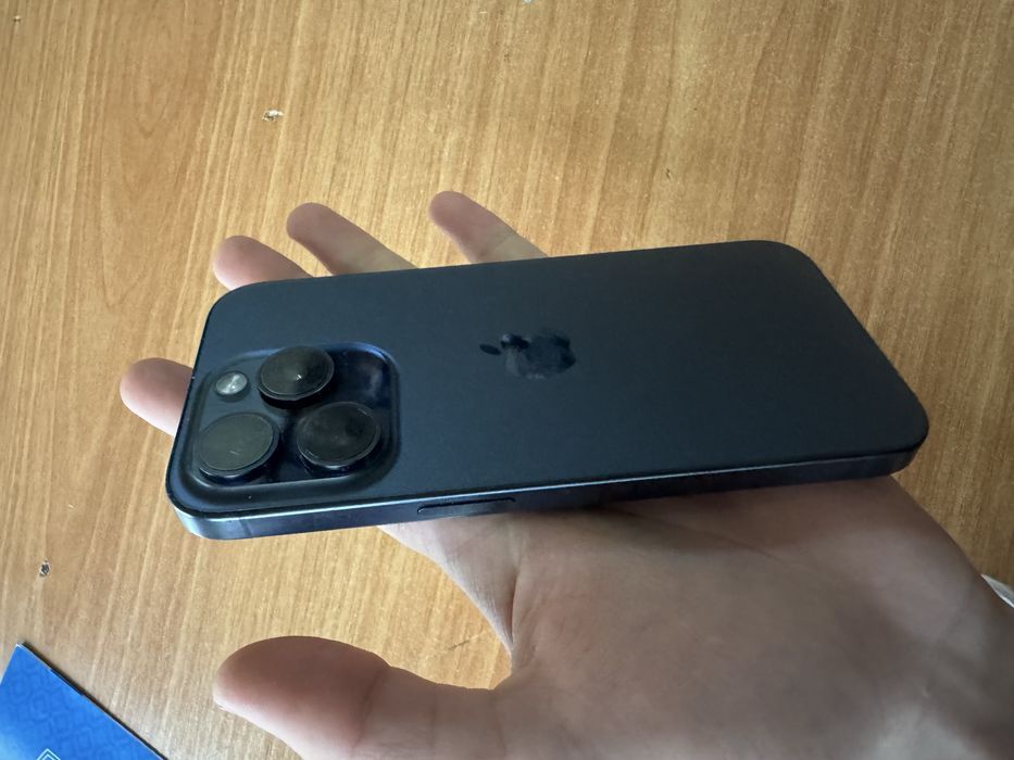 iPhone 15 pro face id работает