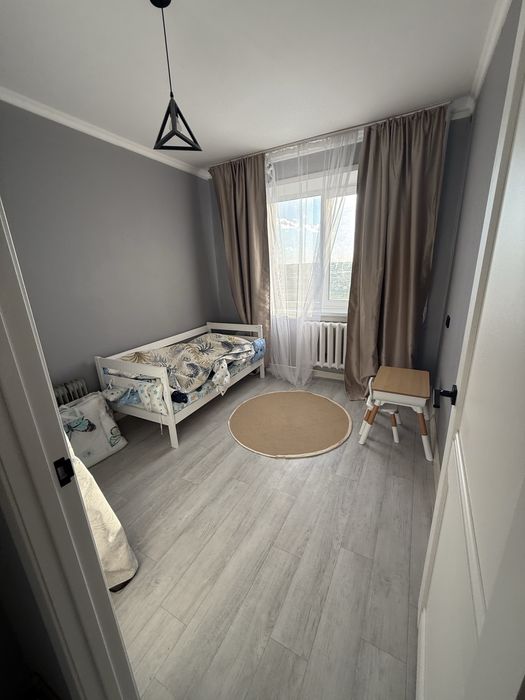 Продается квартира 3-комната мкр 6-86