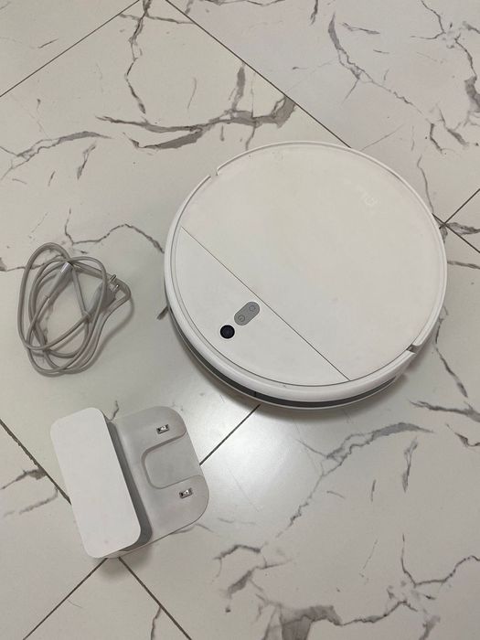 Робот пылесос .В рабочем состоянии