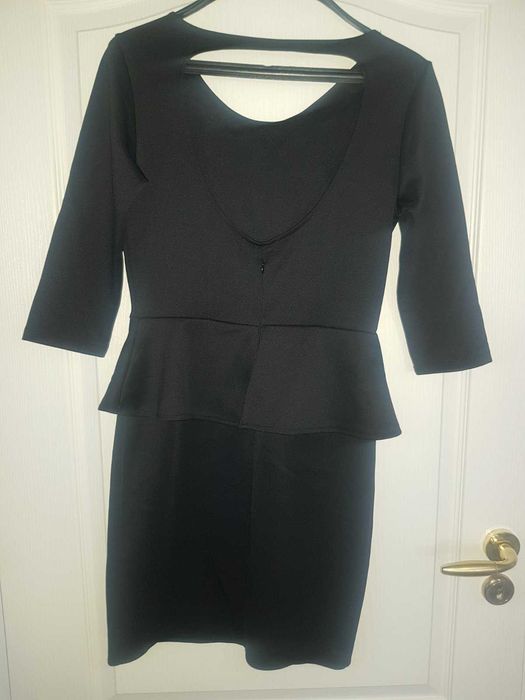 Елегантна черна рокля с камъни