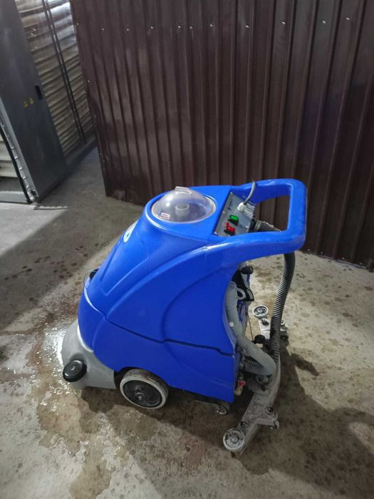 Поломоишная машина