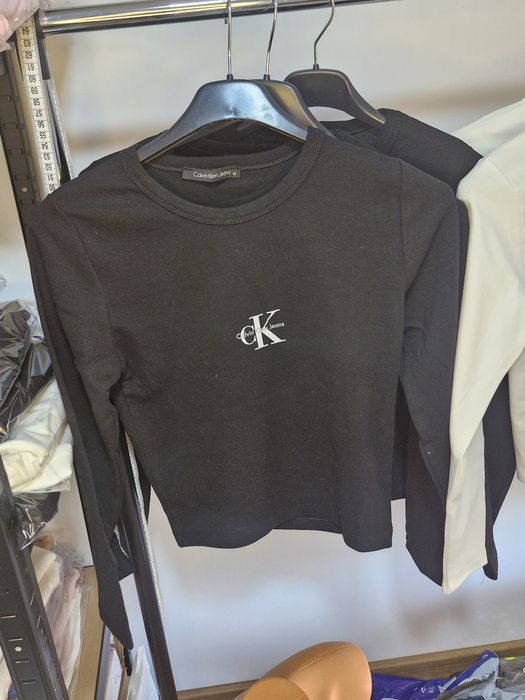 Дамски блузи къси на Ck