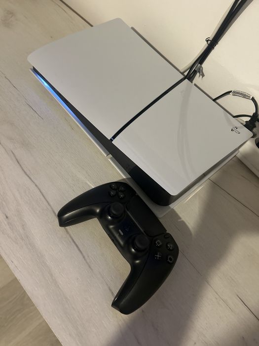 Playstation 5 slim 1 TB+ 2 controllere