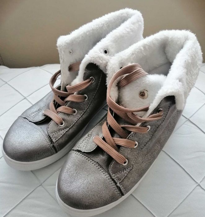 Обява 23 Нови дамски обувки