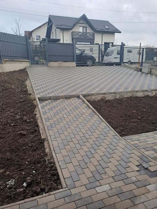 Casa cu etaj , Lidl Bucium