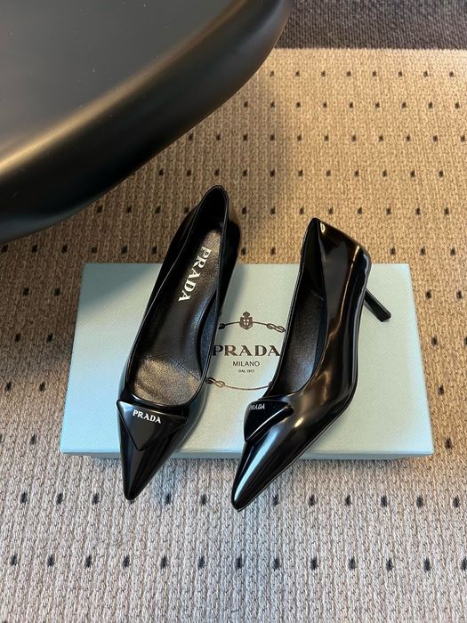 Pantofi cu toc Prada