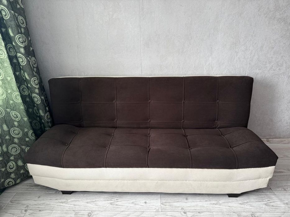 Продам диван в отличном состоянии.
