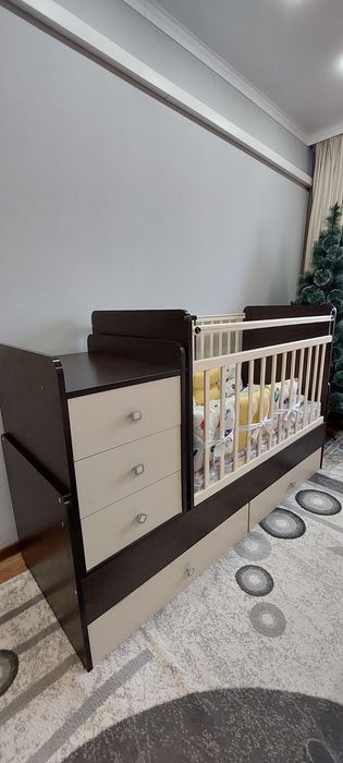 Продам детскую кроватку