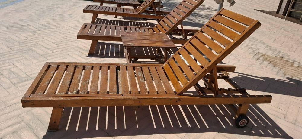 Лежак для бассейна